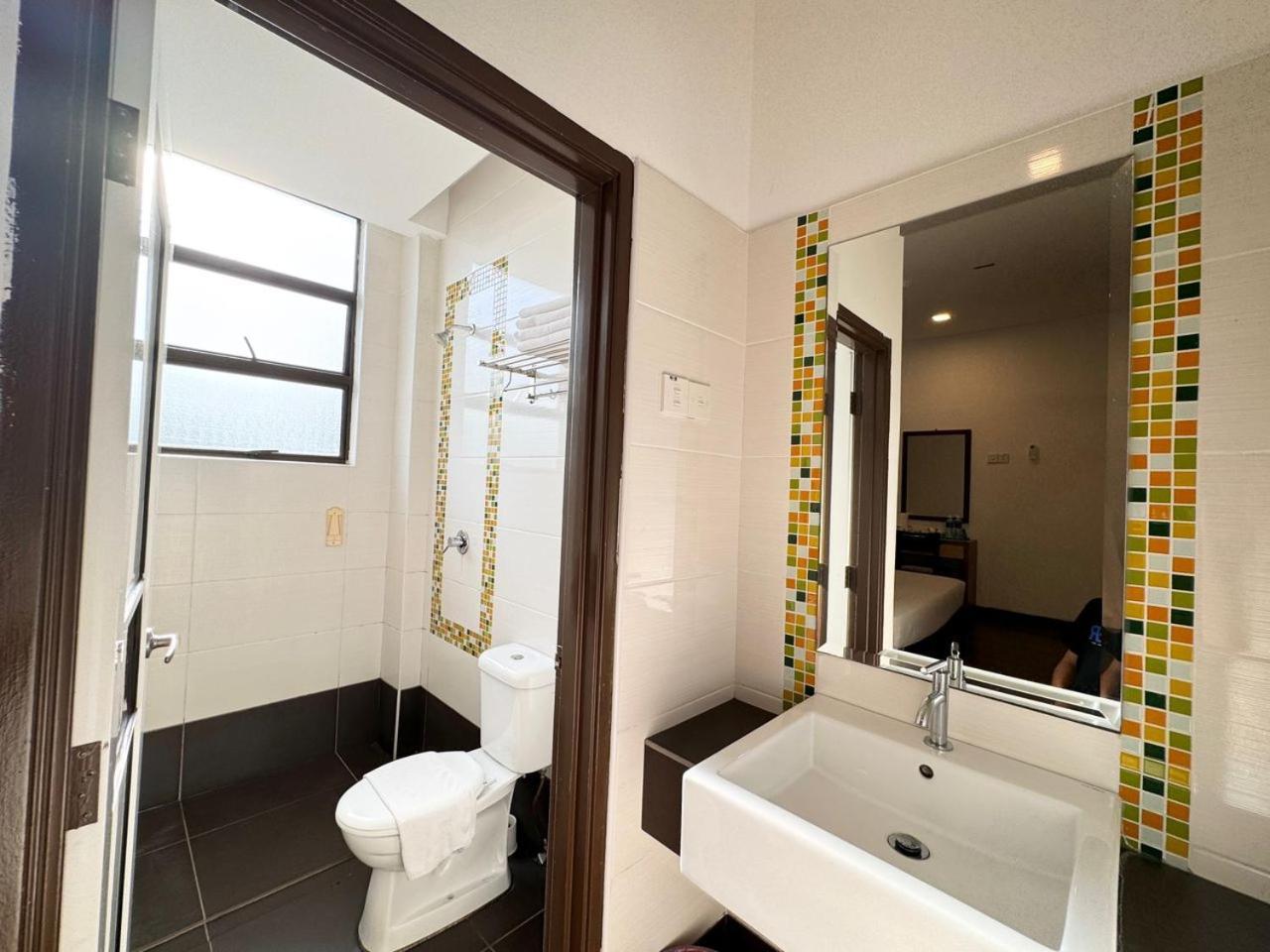 Hotel Sunflower - Hls Malacca Buitenkant foto